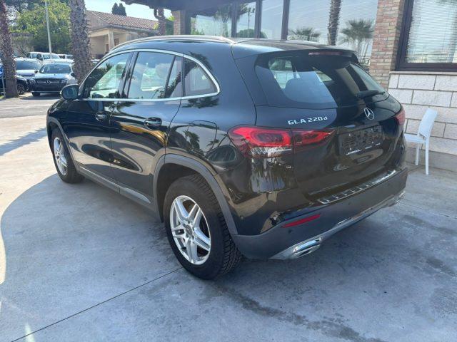 MERCEDES-BENZ GLA 220 d Automatic Sport