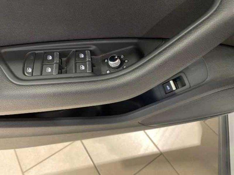 Audi A4 allroad A4 V 2019 Allroad Quattro 40 2.0 tdi mhev Business quattro 204cv s-tronic