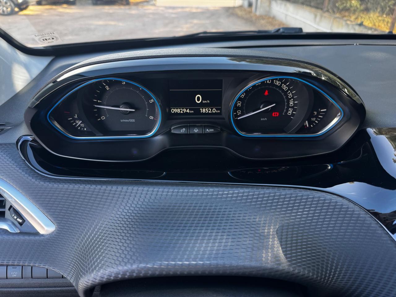 Peugeot 2008 1.6 e-HDi 115 CV Stop&Start Allure