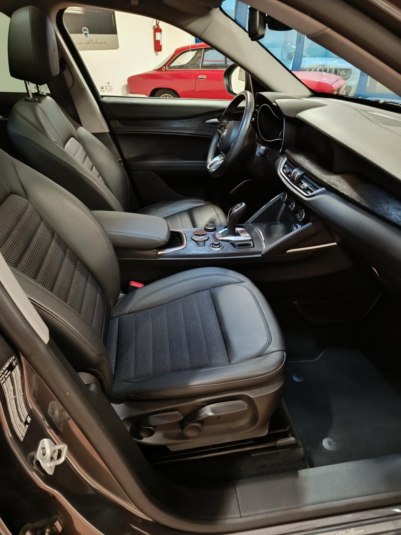 Alfa Romeo Stelvio 2.2 Turbodiesel 190 CV AT8 Q4 Super. TETTO PANORAMICO