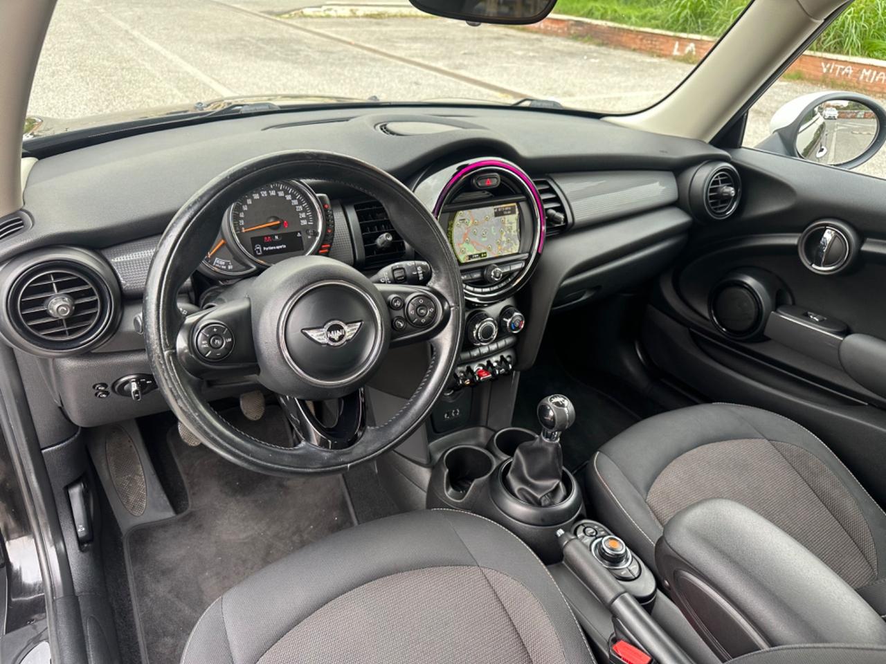 Mini Cooper D 1.5 Hype 3p E6 *Navi