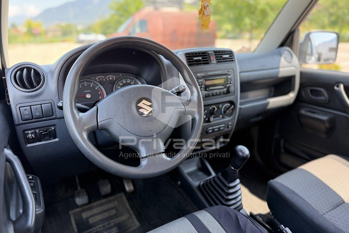 SUZUKI Jimny 1.3i 16V cat 4WD JLX Più