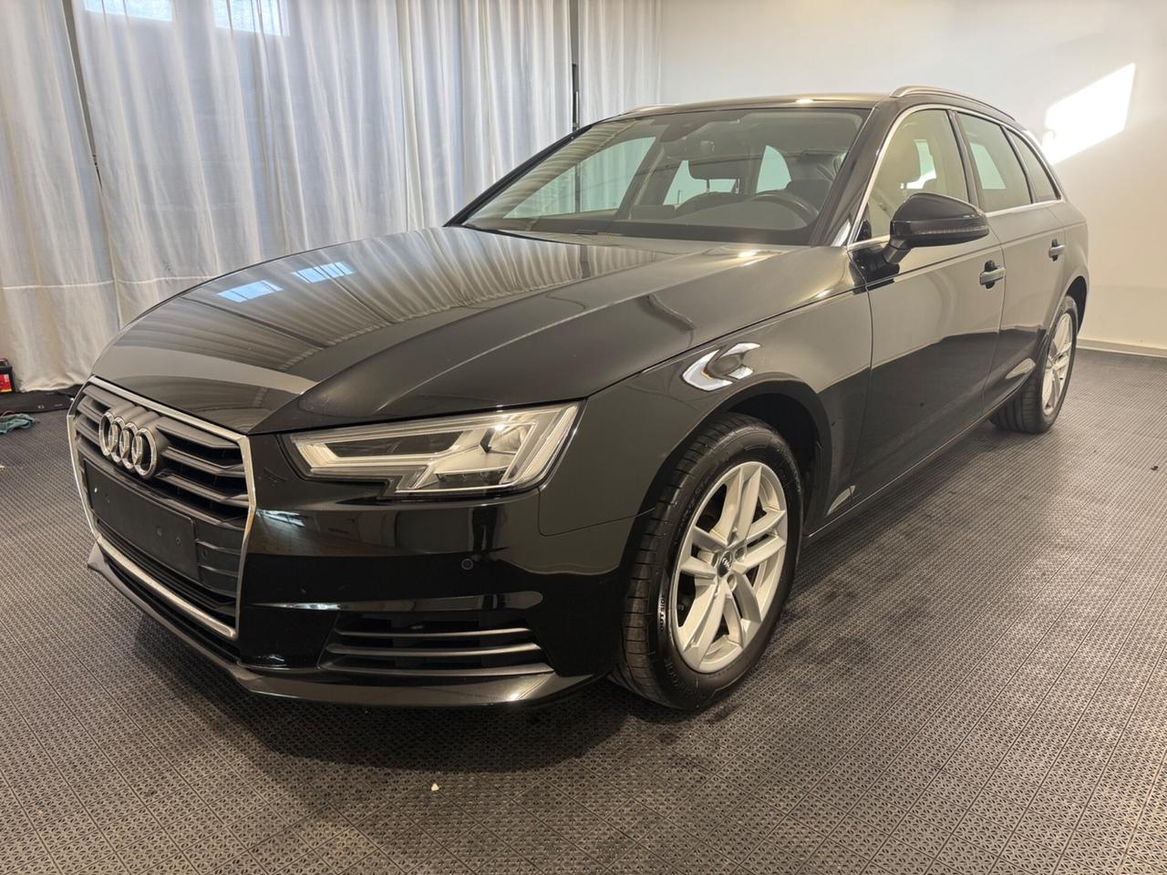 Audi A4 2.0 TDI 150 CV ultra S tronic Sport
