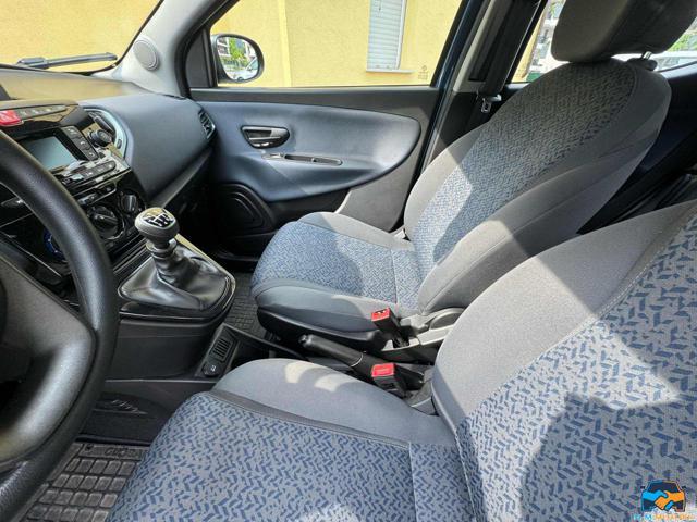 LANCIA Ypsilon 1.0 FireFly 5 porte S&S Hybrid Silver Plus