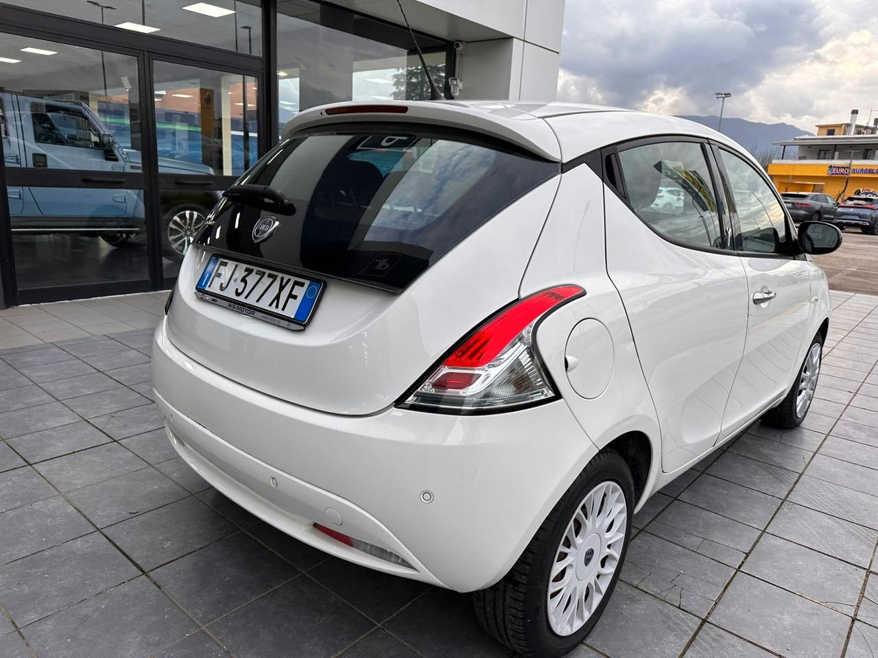 Lancia Ypsilon 1.3 MJT 16V 95 CV 5 porte S&S Gold
