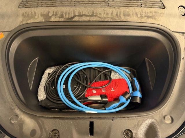 TESLA Model Y DUAL MOTOR///Long Range///AWD///