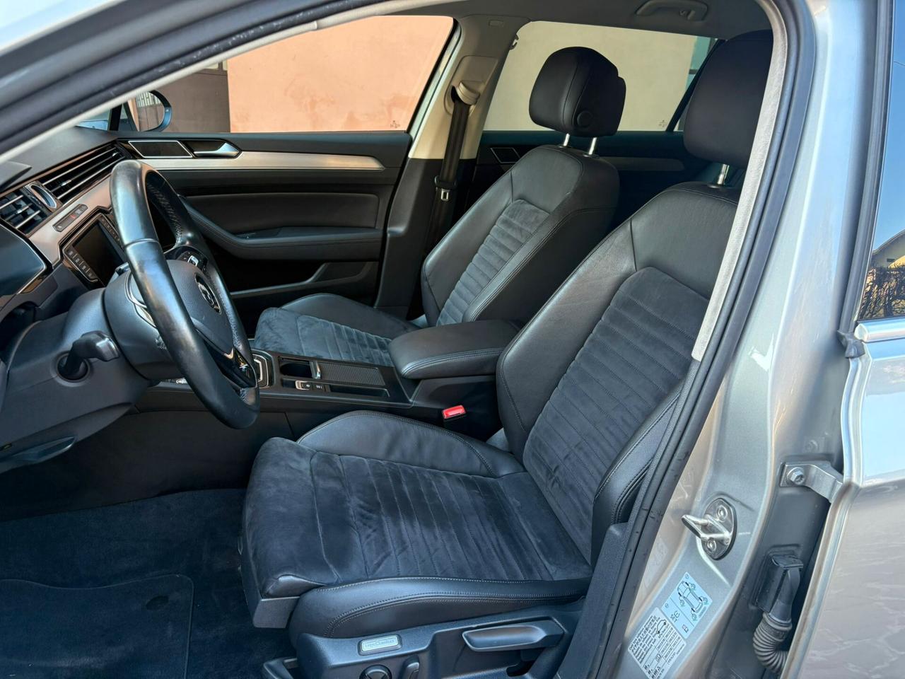 Volkswagen Passat Variant 2.0 TDI DSG Highline BlueMotion Technology