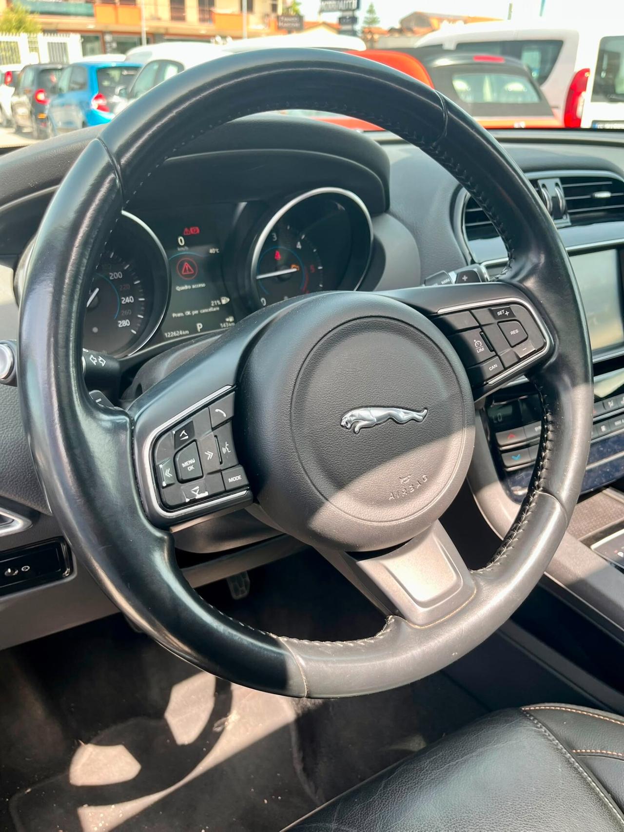 Jaguar F-Pace 2.0 D 180 CV AWD Portfolio