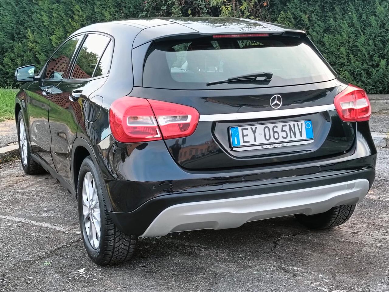 Mercedes-benz GLA 180 d Premium..CELL 320 147 1147 WUATSAPP
