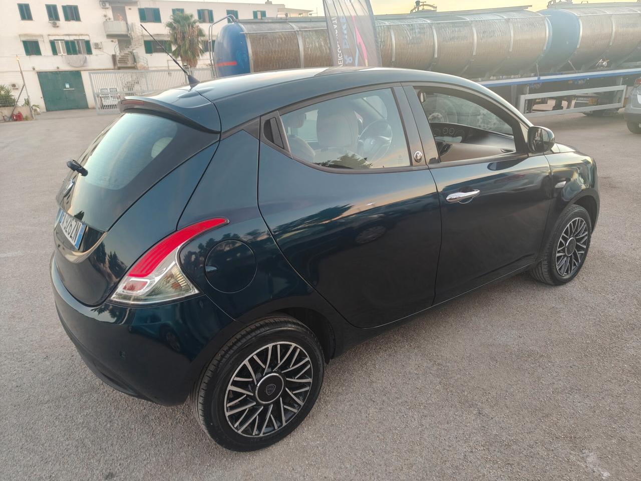 Lancia Ypsilon 1.2 5p GPL Ecochic 30th anniversary