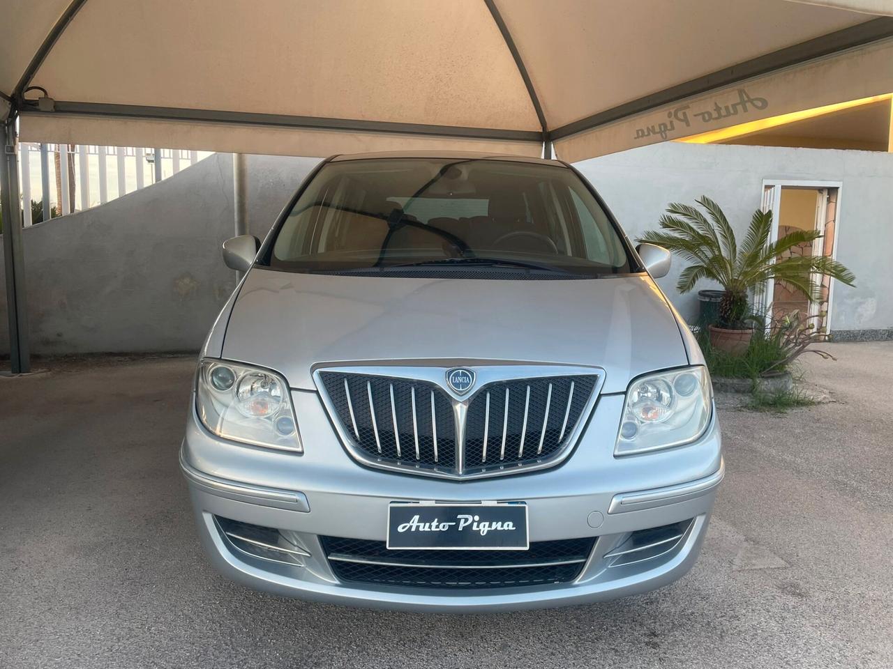 Lancia Phedra 2.2 MJT CA Limited Edition