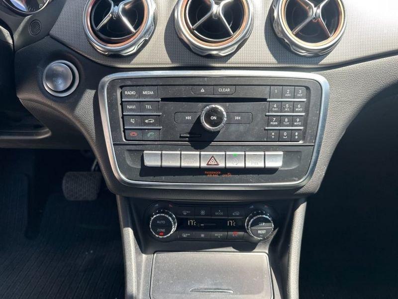 Mercedes-Benz GLA 200 D SPORT AUTO
