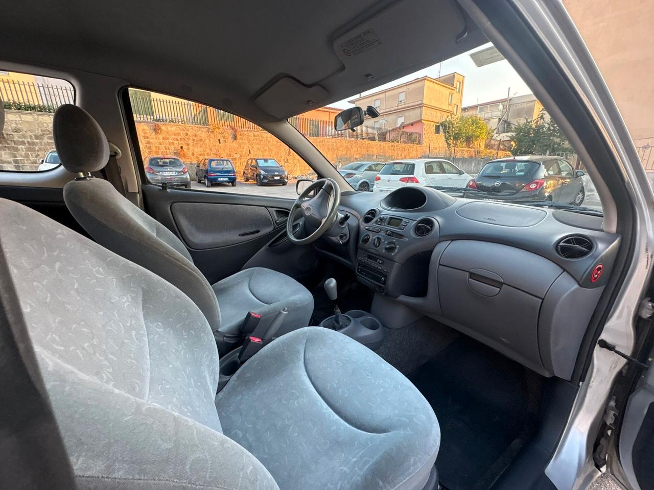 Toyota Yaris 1.0i 16V cat 3 porte