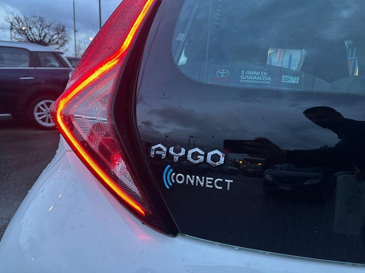 Toyota Aygo Connect 1.0 VVT-i 72 CV 5 porte x-cool