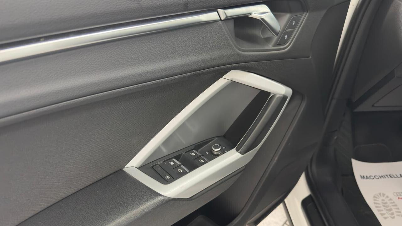 Audi Q3 35 TDI S tronic Business