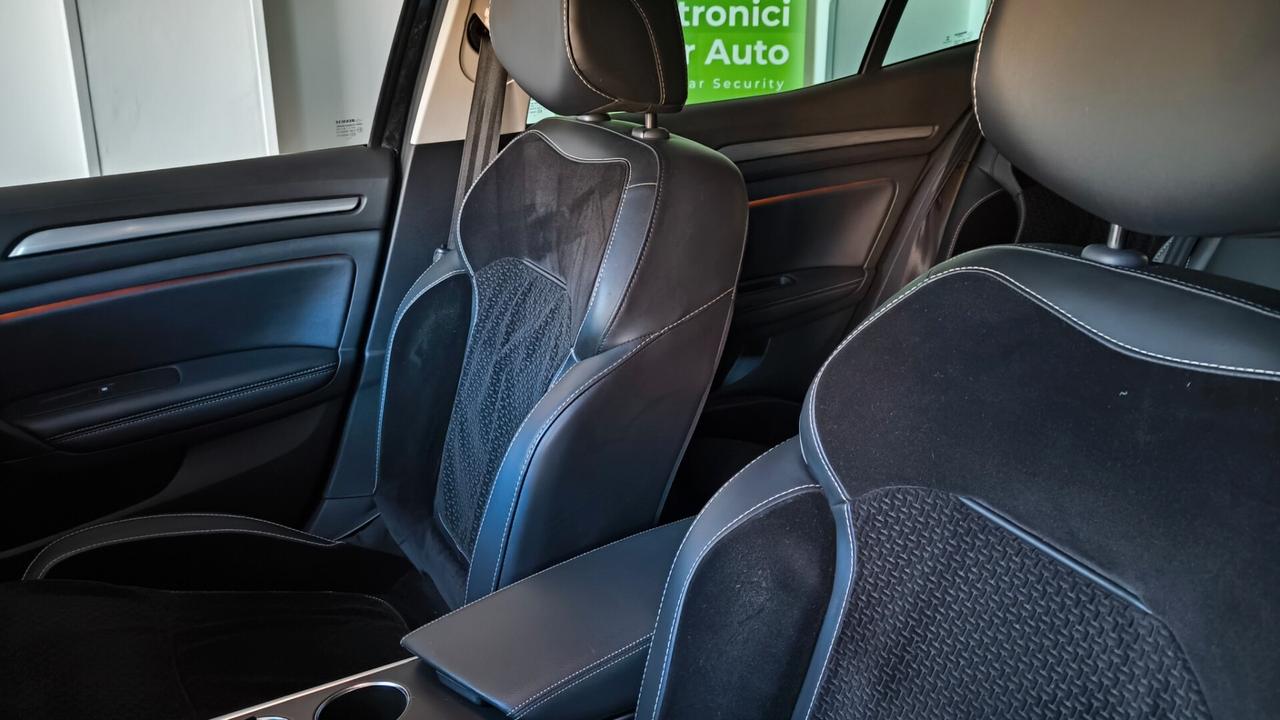 Renault Megane Mégane dCi 8V 110 CV EDC Energy Bose