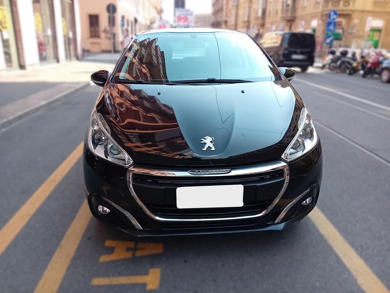 Peugeot 208 - APERTI AD AGOSTO