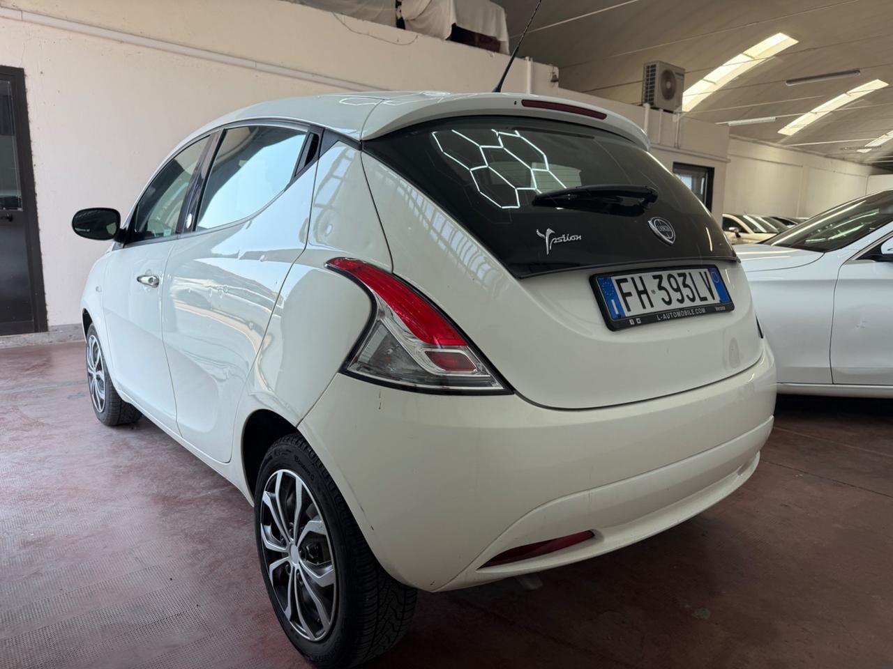 Lancia Ypsilon 1.2 69 CV 5 porte GPL Ecochic Silver