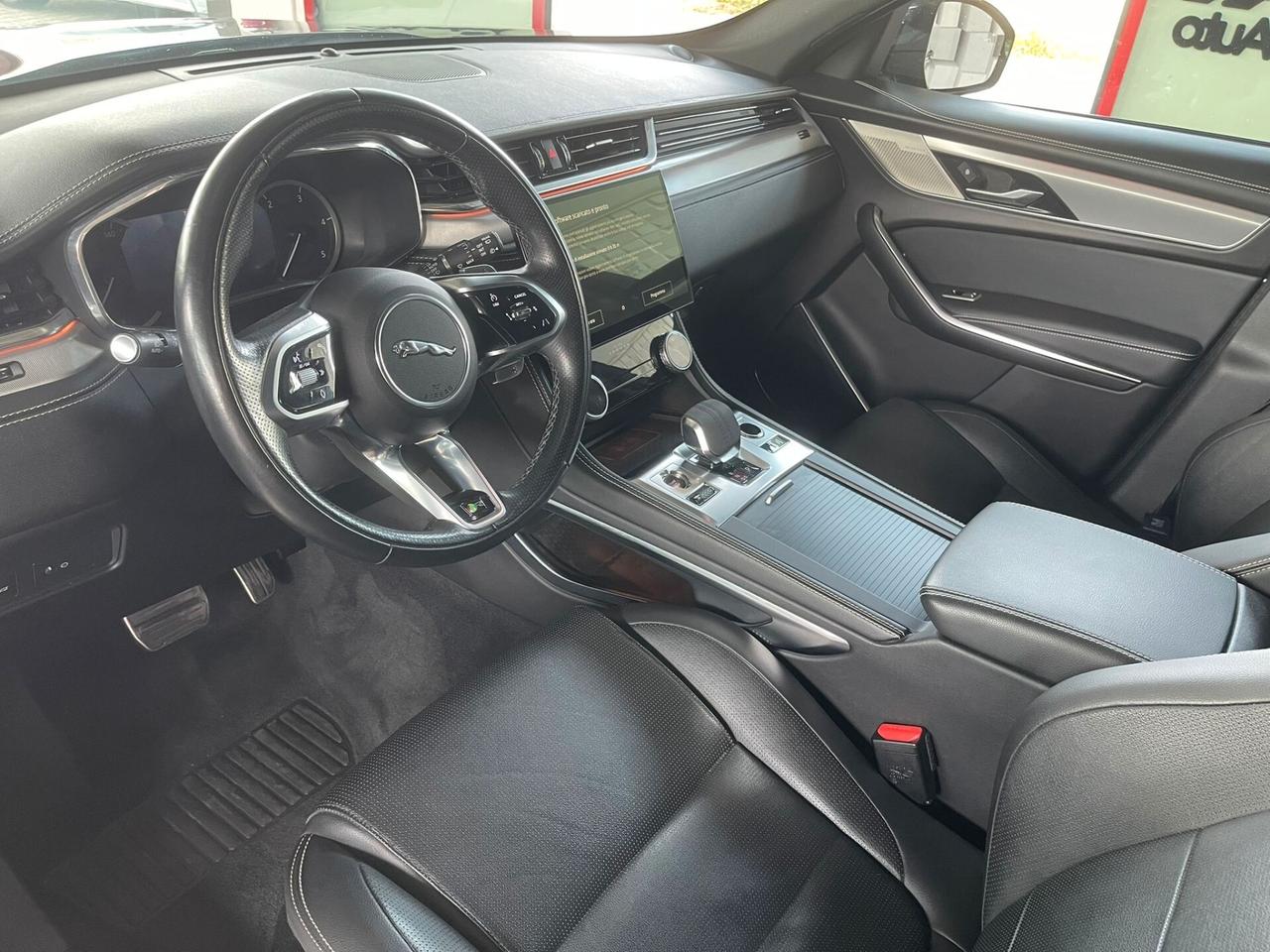Jaguar F-Pace 3.0 D 300 CV AWD aut. R-Dynamic Black