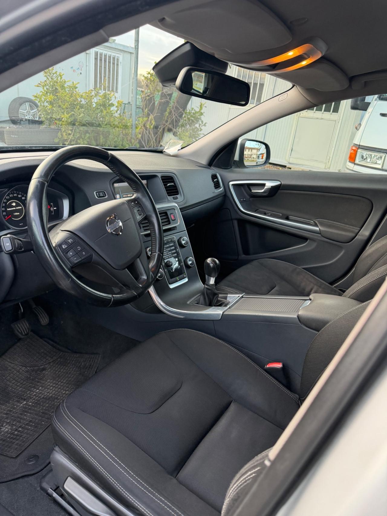 Volvo V60 D2 1.6 Momentum