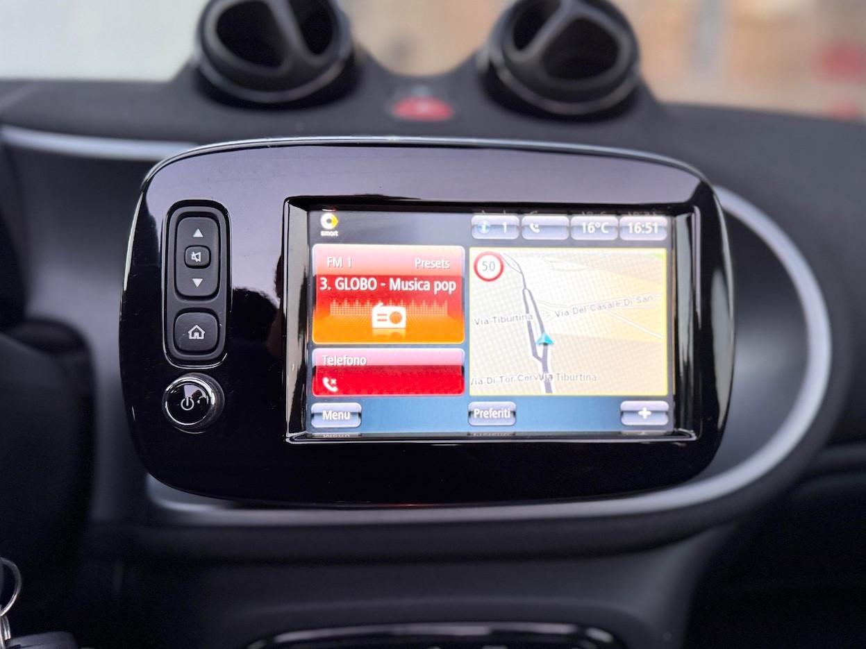 Smart ForTwo 1.0 Cabrio 70CV E6 Automatica Neo - 2017