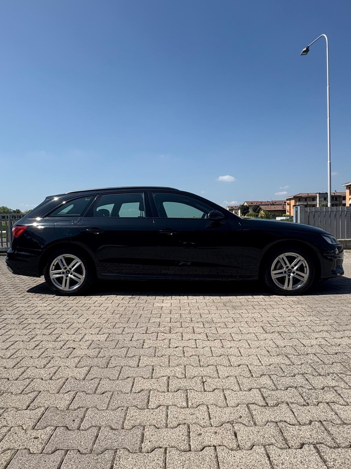 Audi A4 Avant 40 TDI quattro S tronic Business Advanced