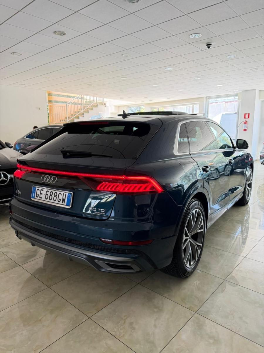 AUDI - Q8 - 50 TDI 286 CV quattro tiptronic Sport