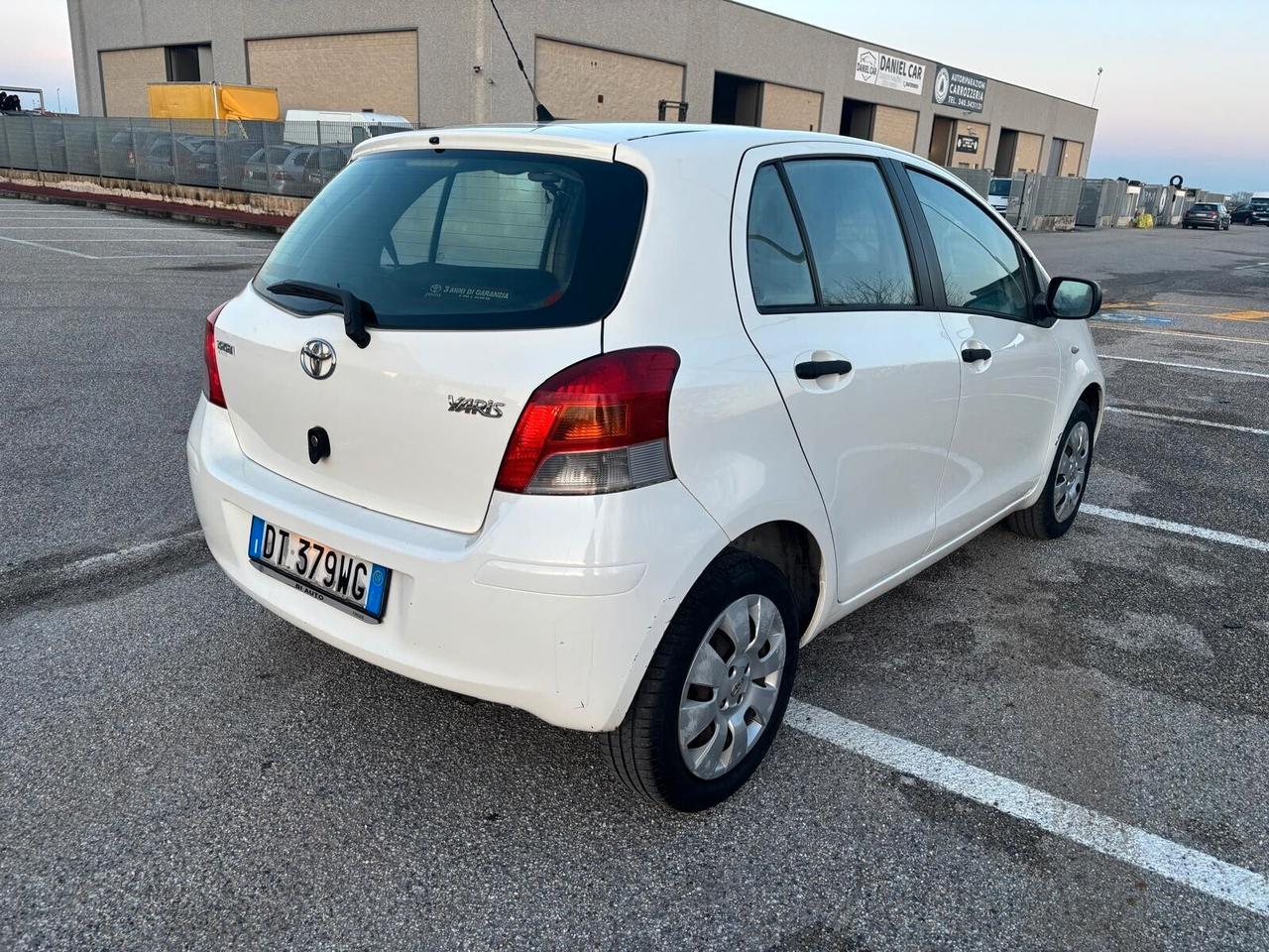 Toyota Yaris 1.0 5 porte Sol UNICO PROPRIETARIO TAGLIANDATA TOYOTA UNICO PROPRIETARIO