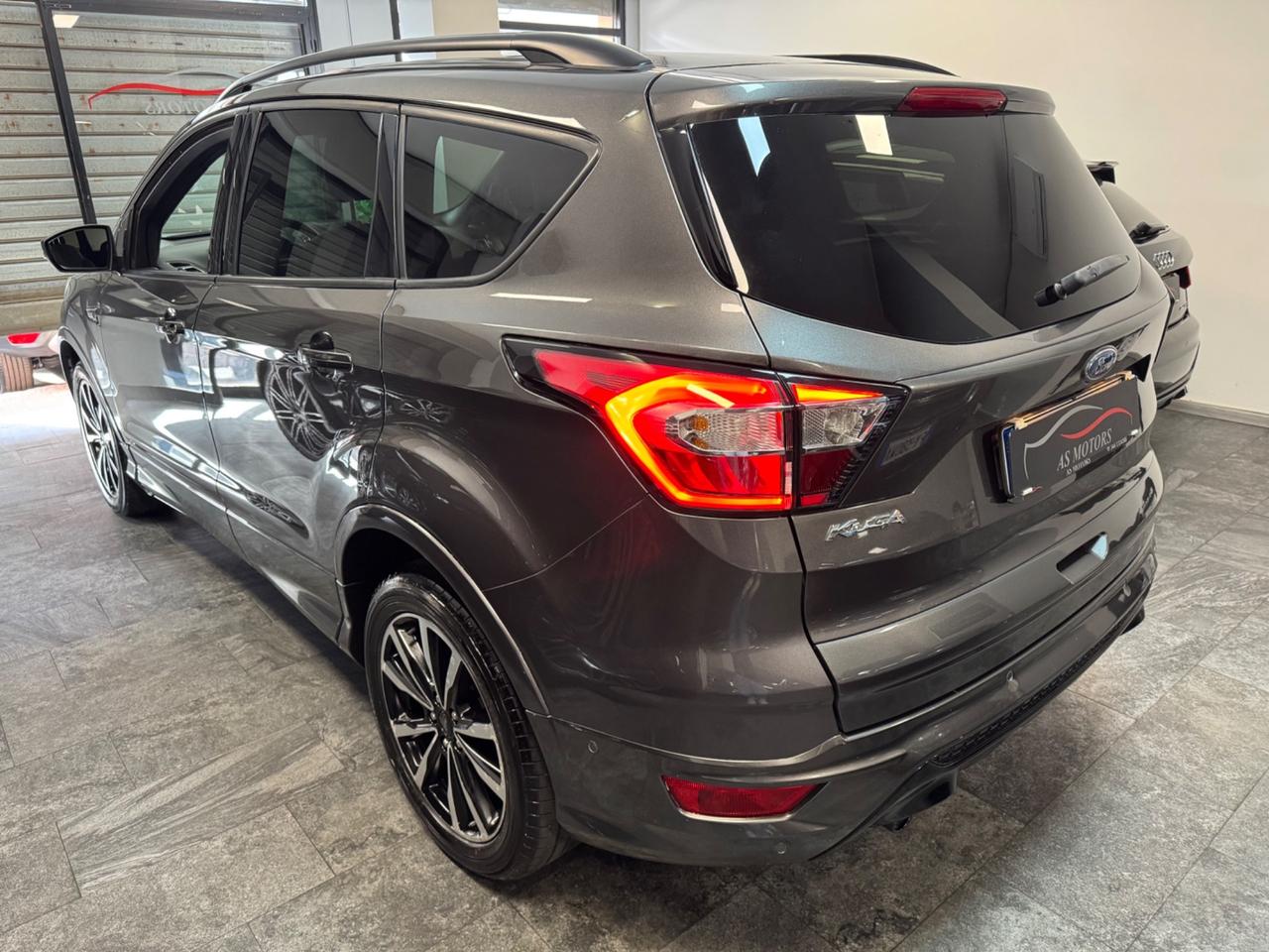 Ford Kuga 1.5 TDCI 120 CV ST-Line Finanziabile