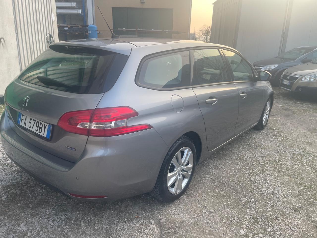 Peugeot 308 BlueHDi 100 S&S SW Business