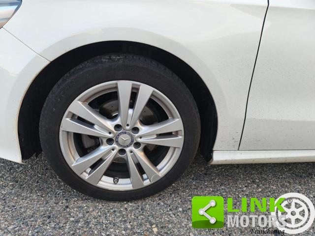 MERCEDES-BENZ A 200 d Automatic Premium