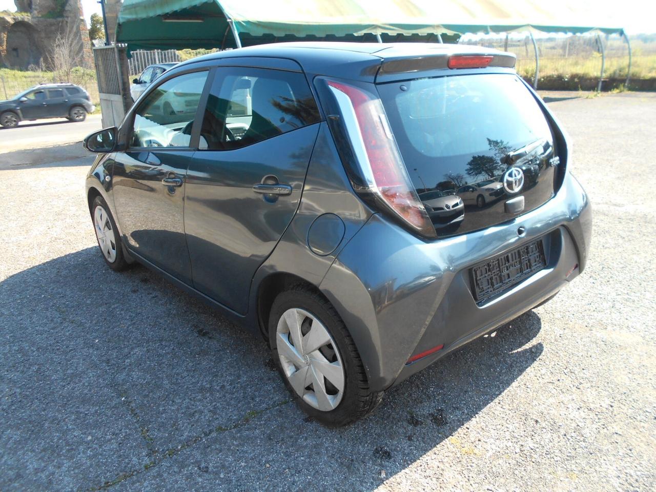 Toyota Aygo 1.0 12V VVT-i 5 porte Lounge Connect