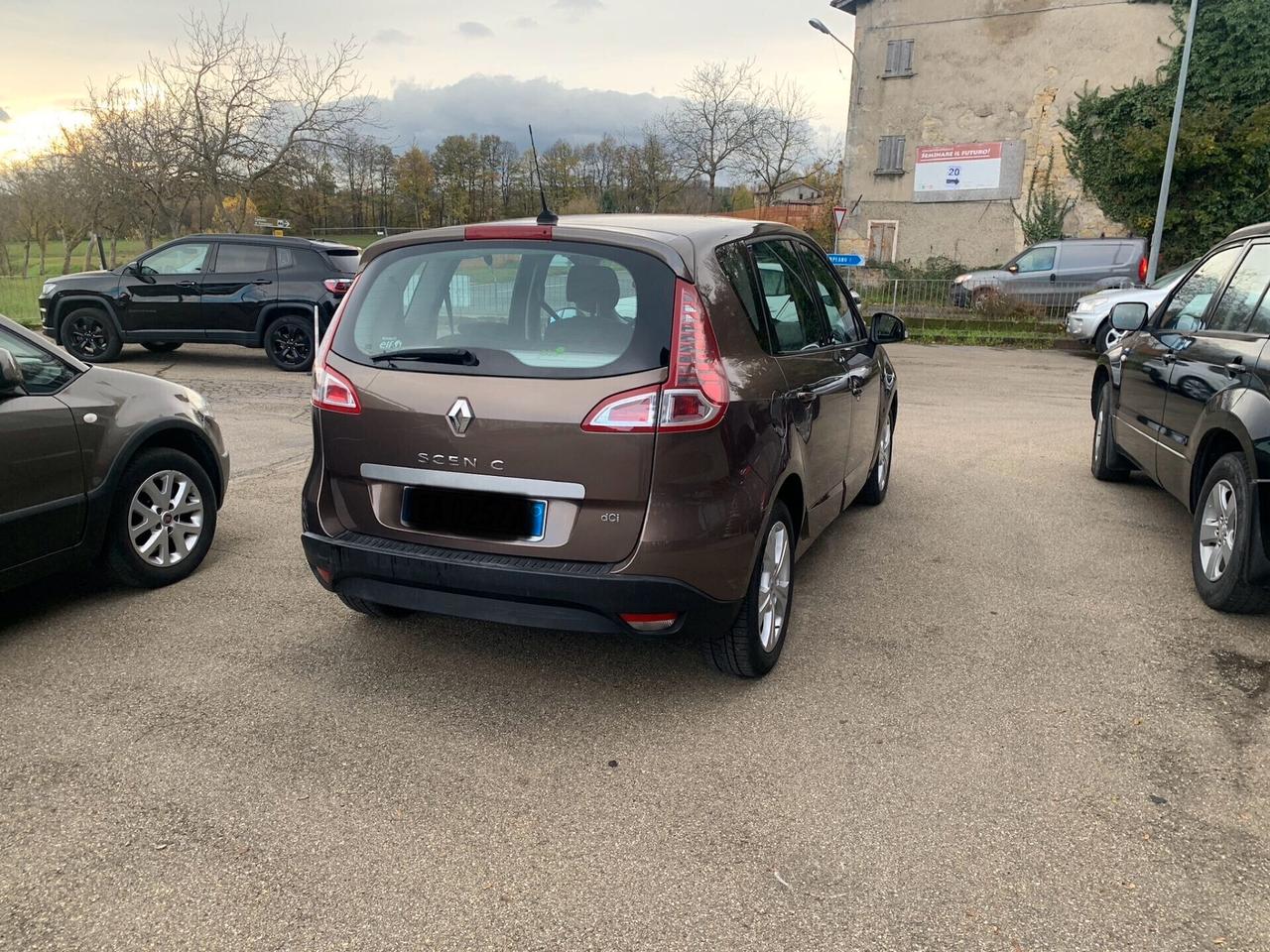 Renault Scenic 1.5 tdi full optio-completamente revisionata di meccanica, condizioni generali ottime, neo patentati