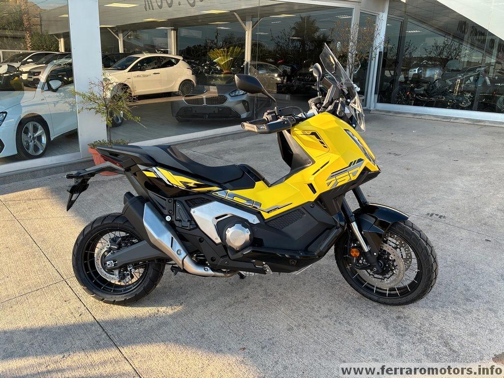 Honda X-ADV 750 limited edition a 139 euro al mese senza anticpo