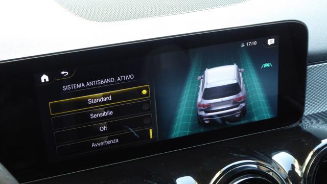 MERCEDES-BENZ GLB 200 d Automatic Sport