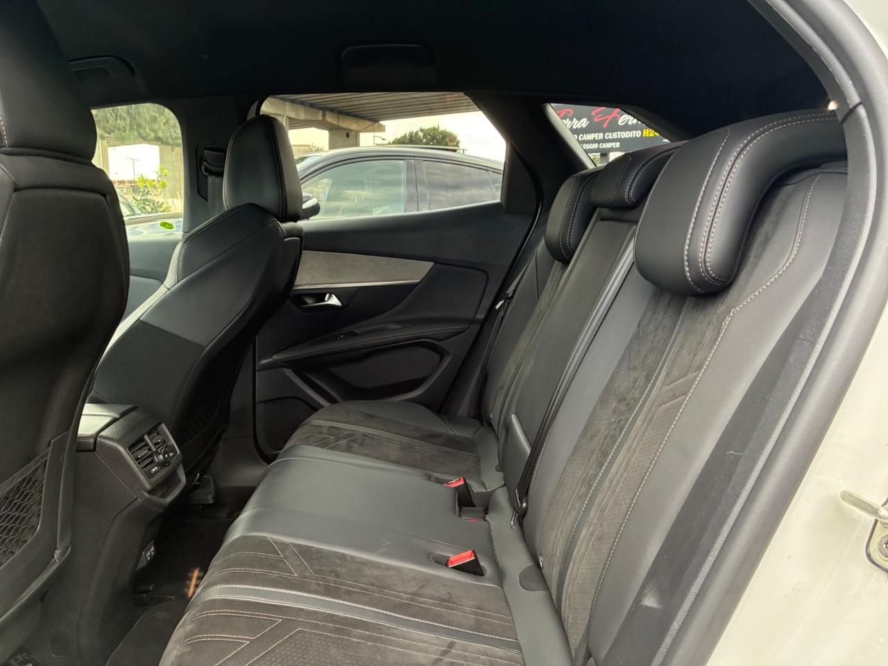 Peugeot 3008 1.5HDI EAT8 GT Line - 2021