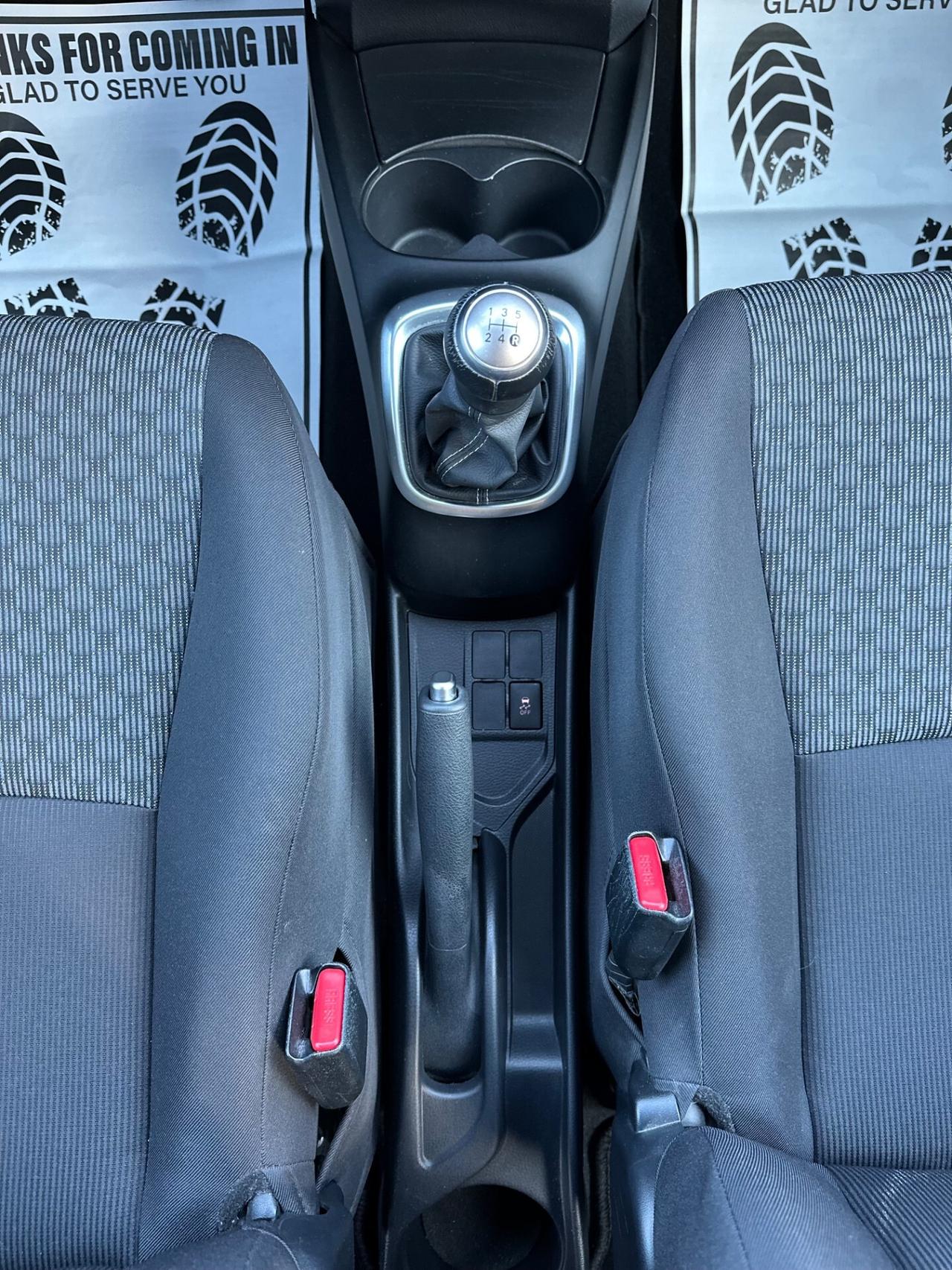 Toyota Yaris 1.0 5 porte Lounge NEOPATENTATI