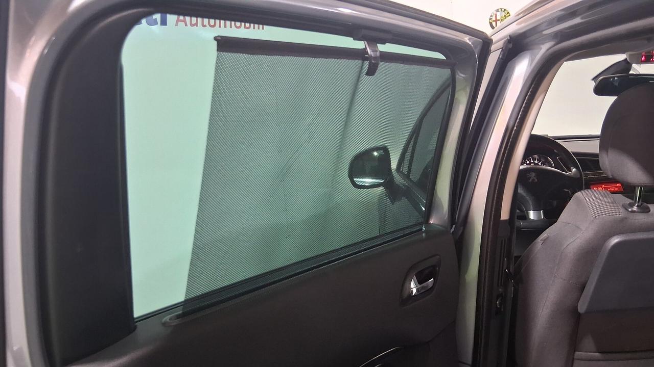 Peugeot 5008 Allure 7 posti 1.6 120cv anno 2015