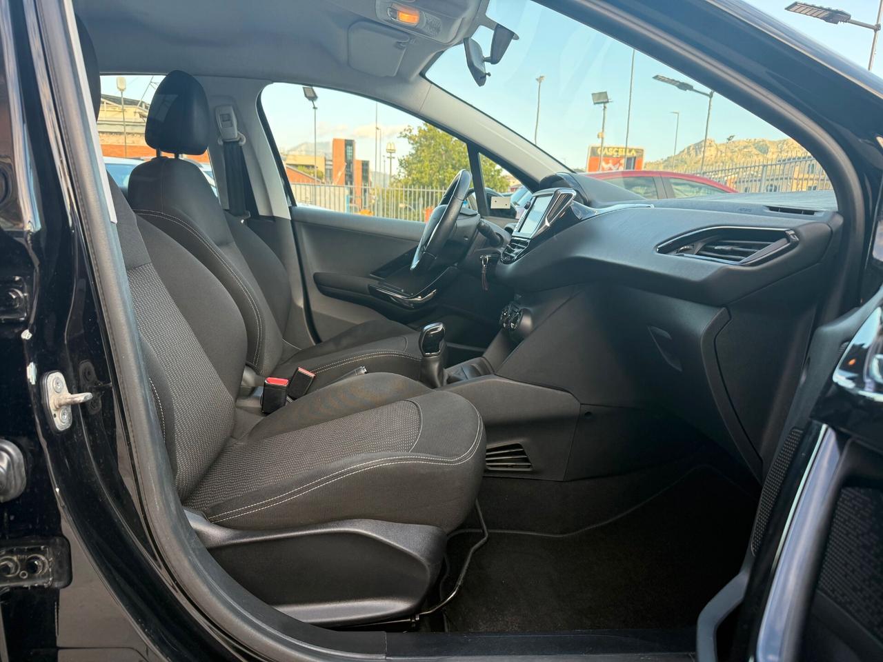 208 5P 1.2 BENZINA 82CV 10/2017 SOLI 92.500KM-OK NEOP.