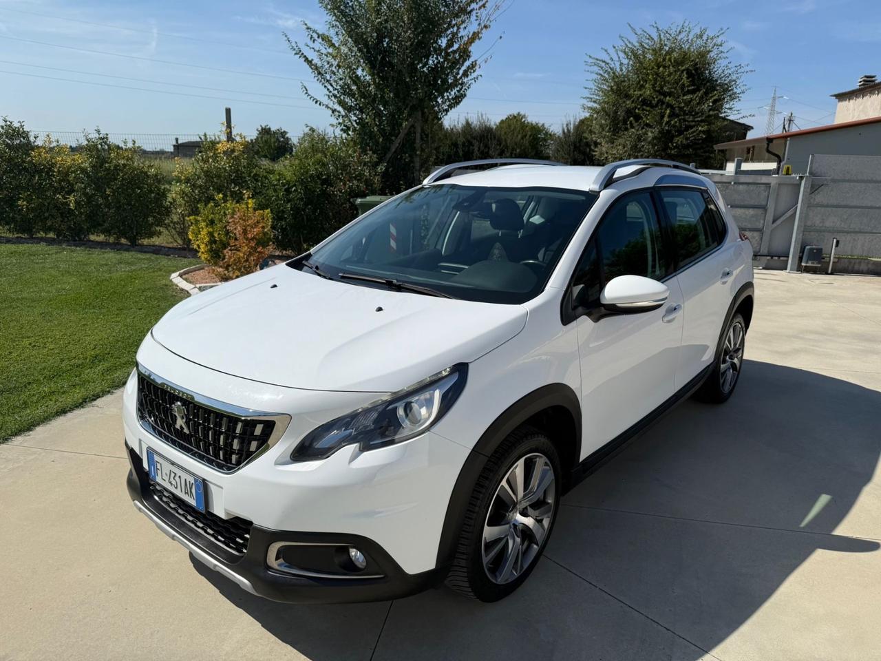 Peugeot 2008 BlueHDi 100 Allure
