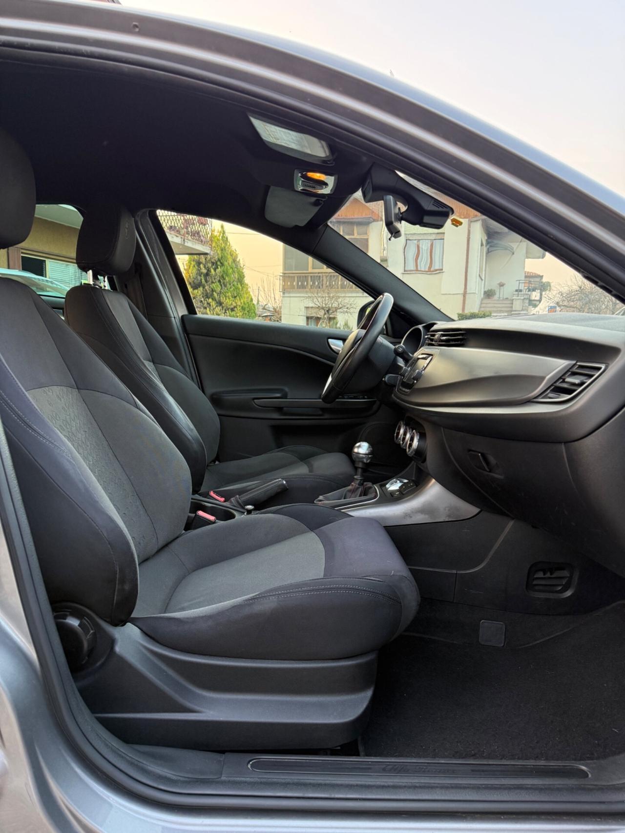 Alfa Romeo Giulietta 1.6 JTDm-2 105 CV Exclusive