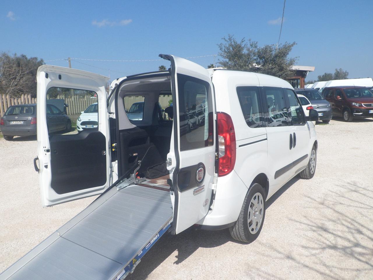 Fiat Doblo 5 posti autocarro