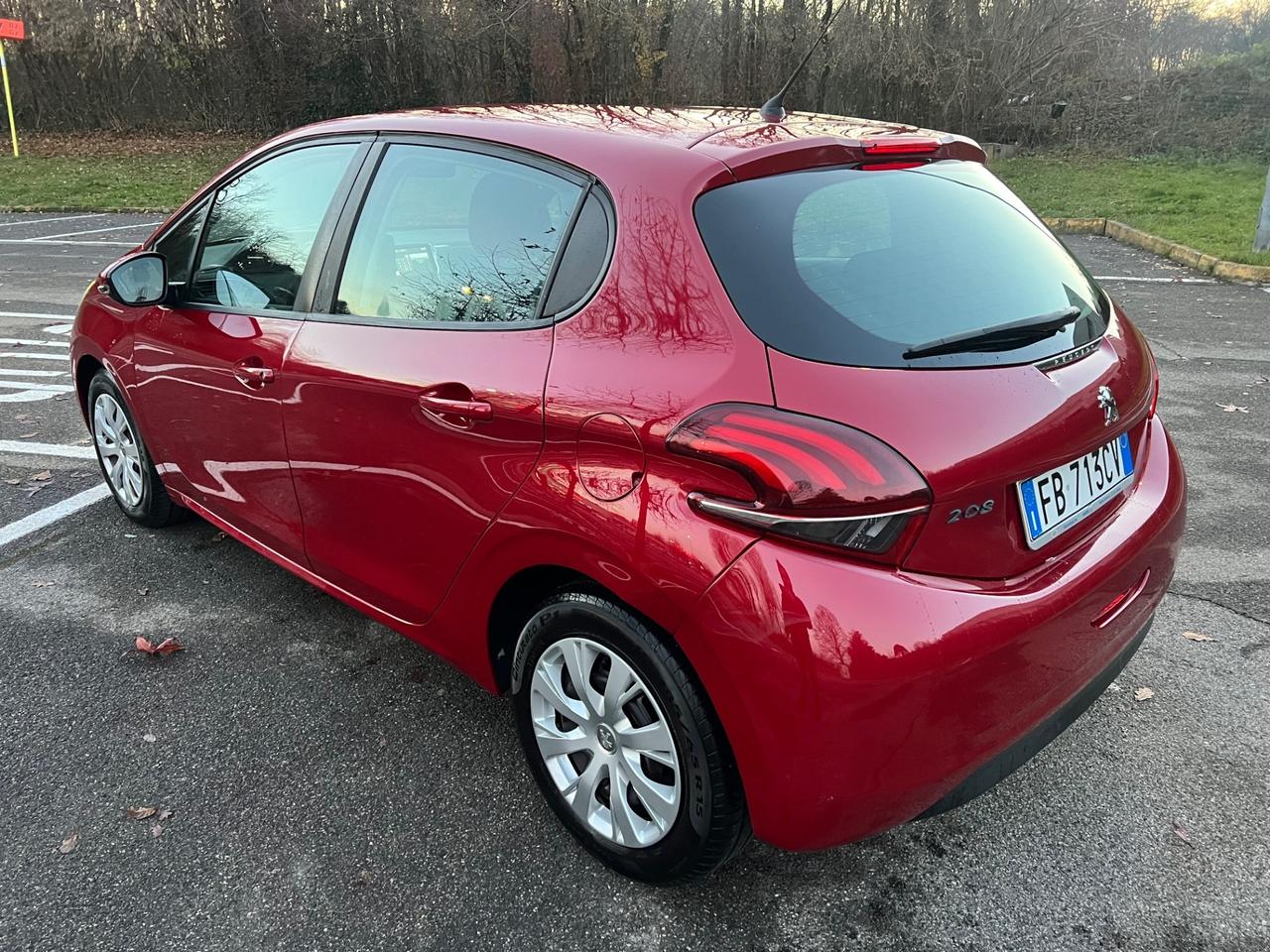 Peugeot 208 BlueHDi 75cv 5 porte NEOPATENTATI