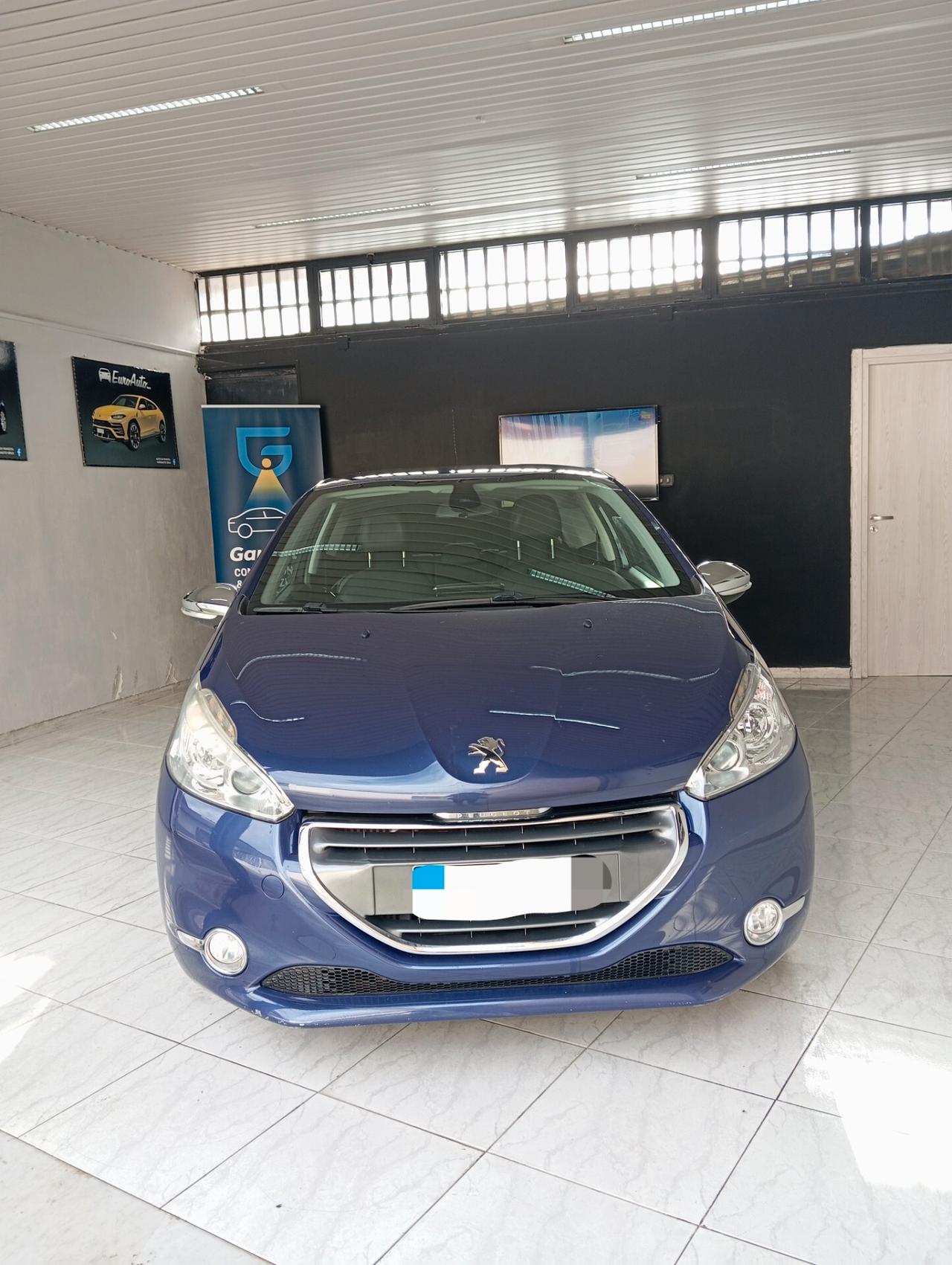 Peugeot 208 1.6 diesel 2012 CON GARANZIA