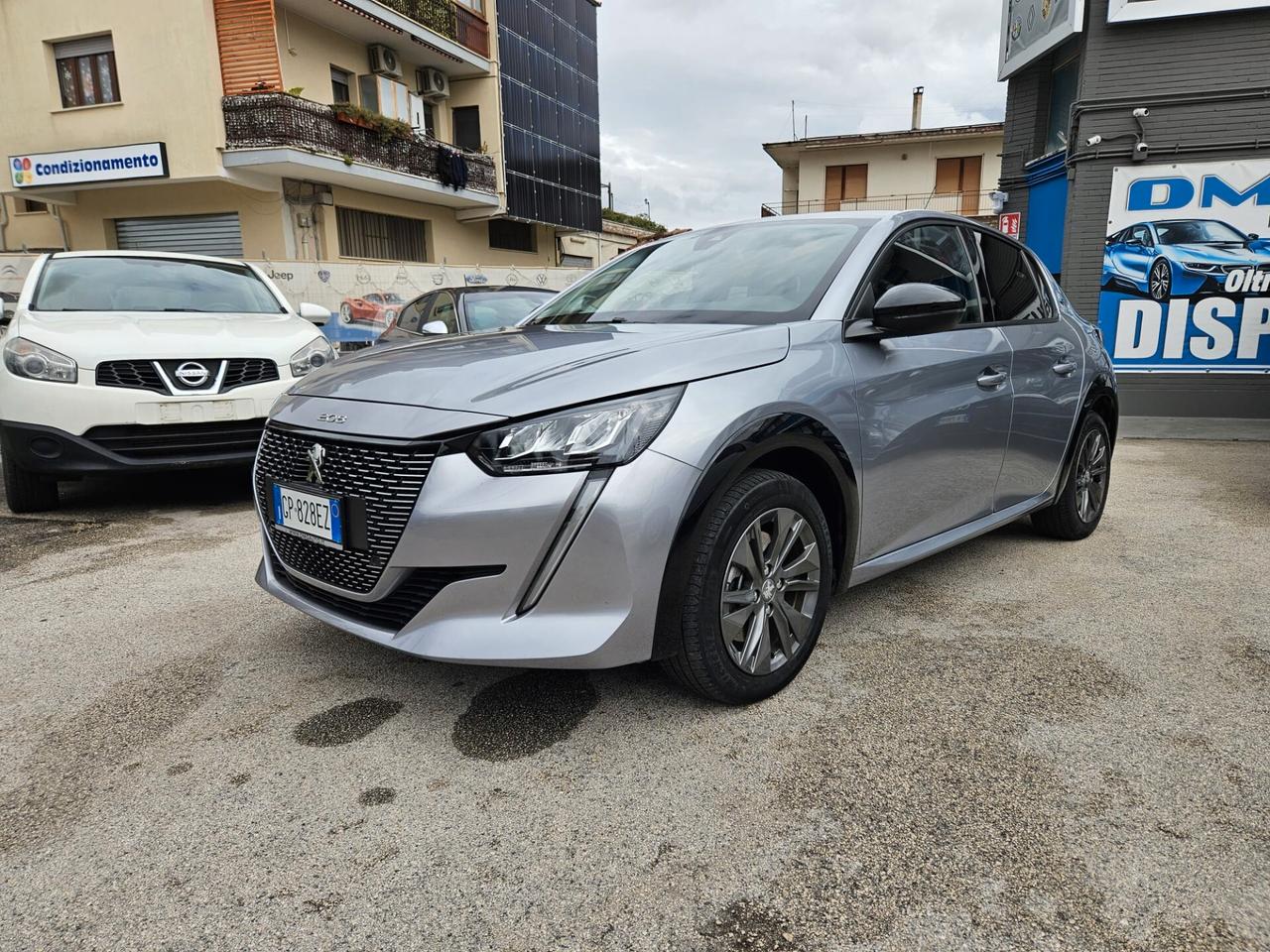 Peugeot 208 motore elettrico 136 CV 5 porte Allure