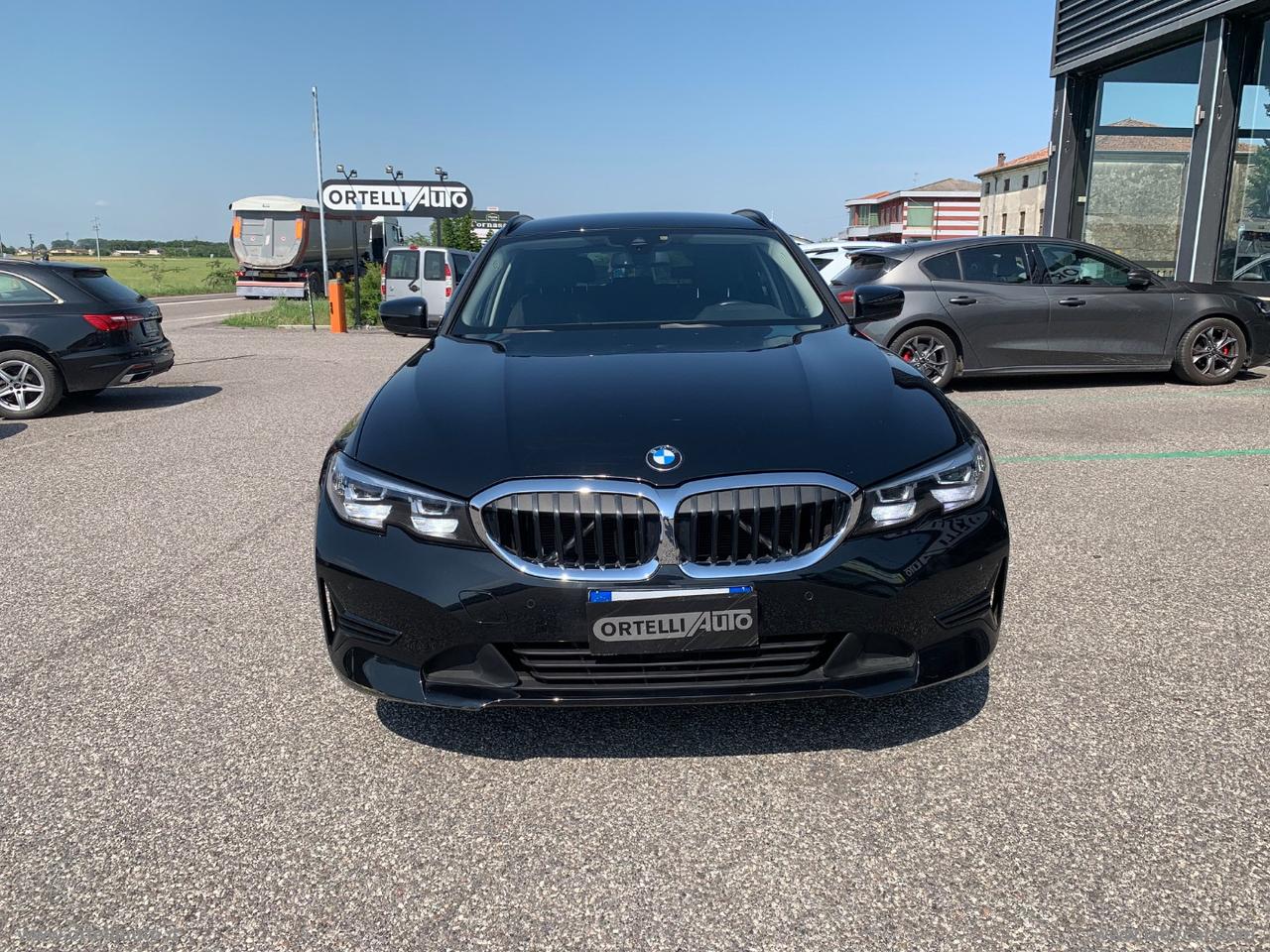 BMW 318d 48V Touring Business Advantage