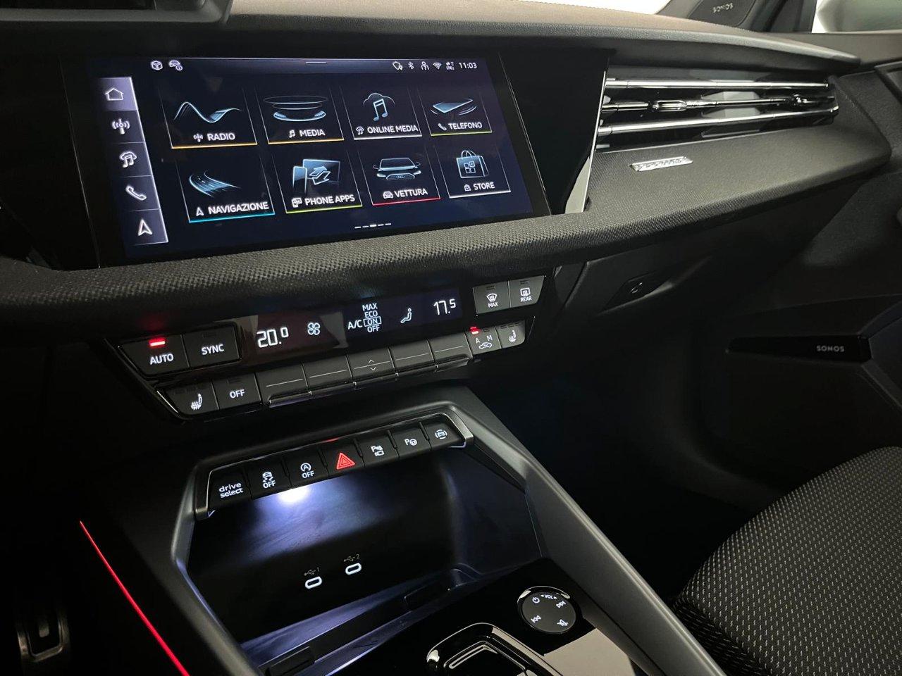 Audi S3 Sportback 2.0 tfsi quattro s-tronic AKRAPOVIC