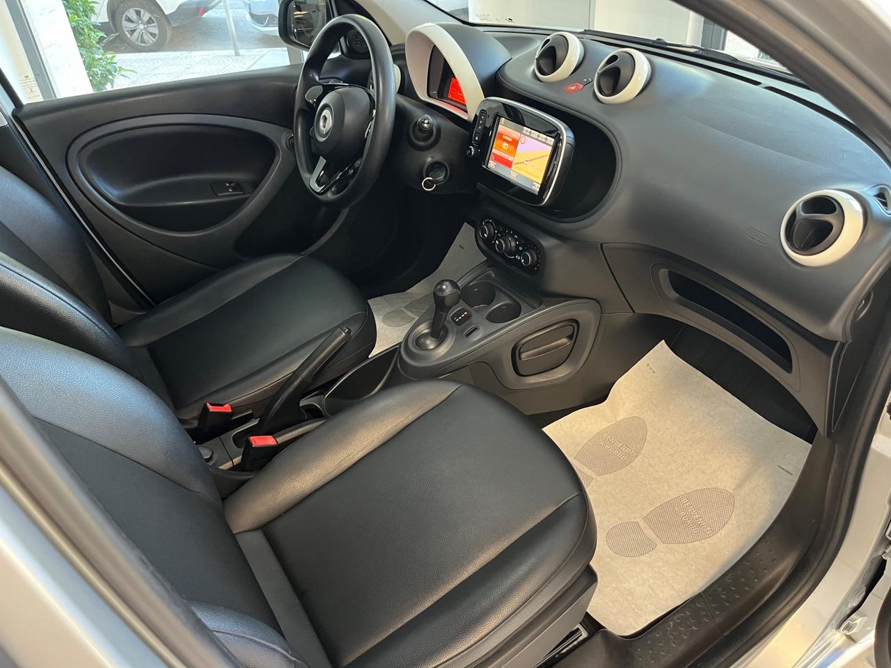 Smart ForFour 70 1.0 Prime pelle/navigatore/led!!