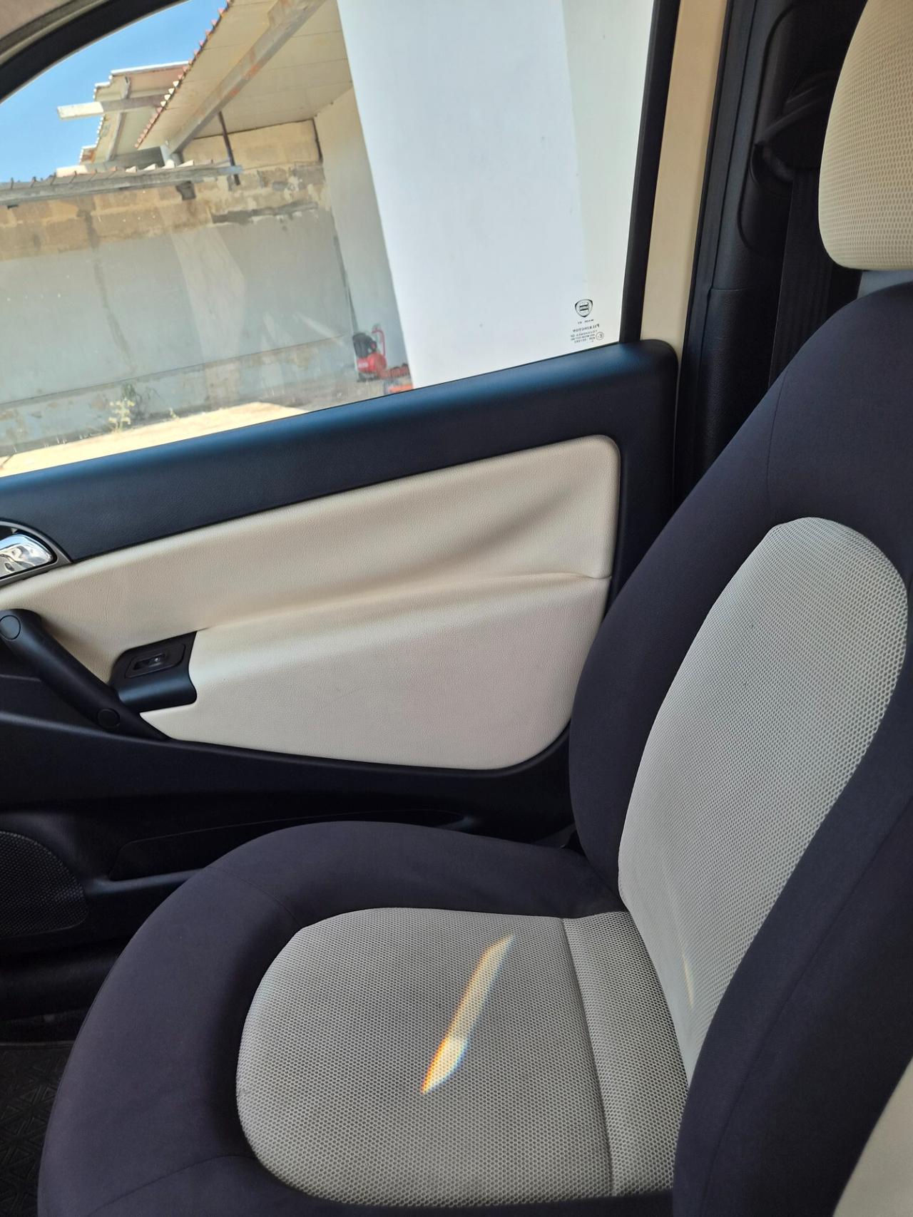 Lancia Ypsilon 1.3 Multijet 16V Argento AUTOMATICA