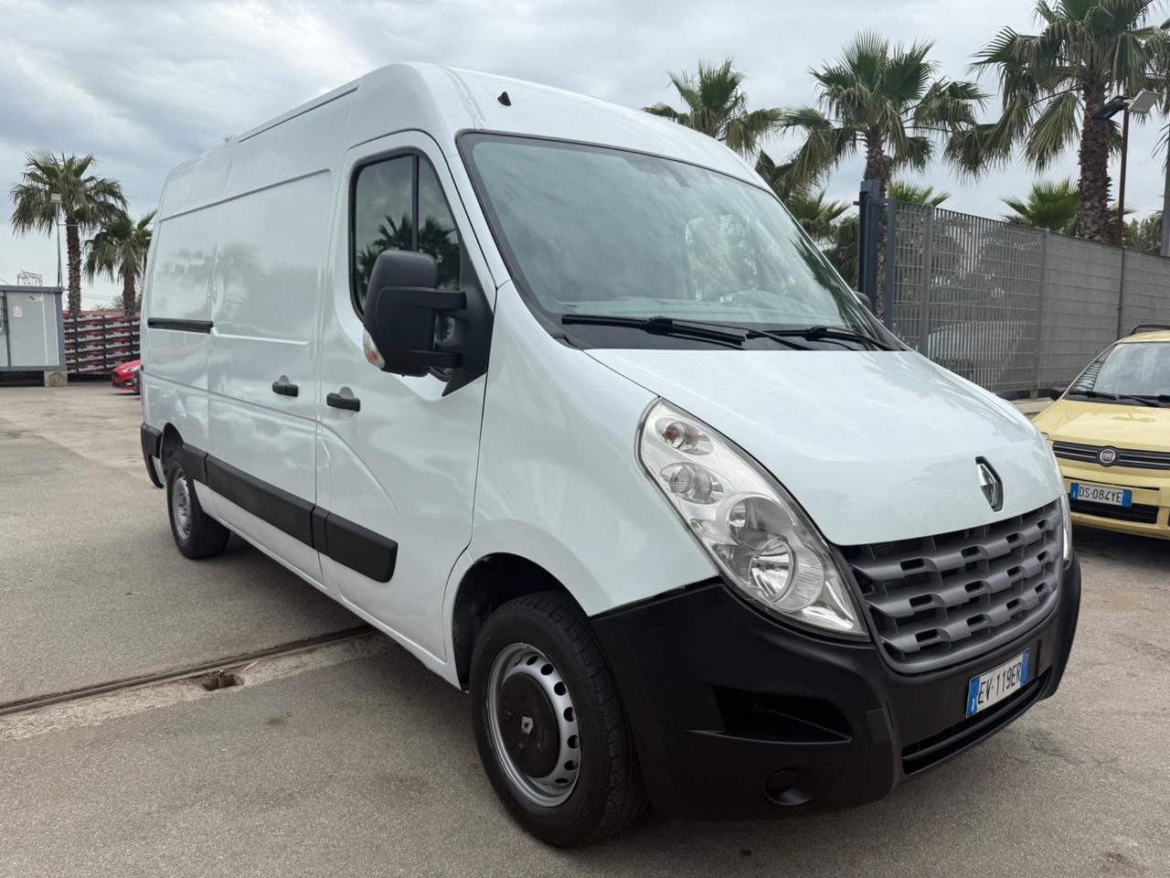 Renault Master 2.3 Diesel Tetto Alto passo Medio